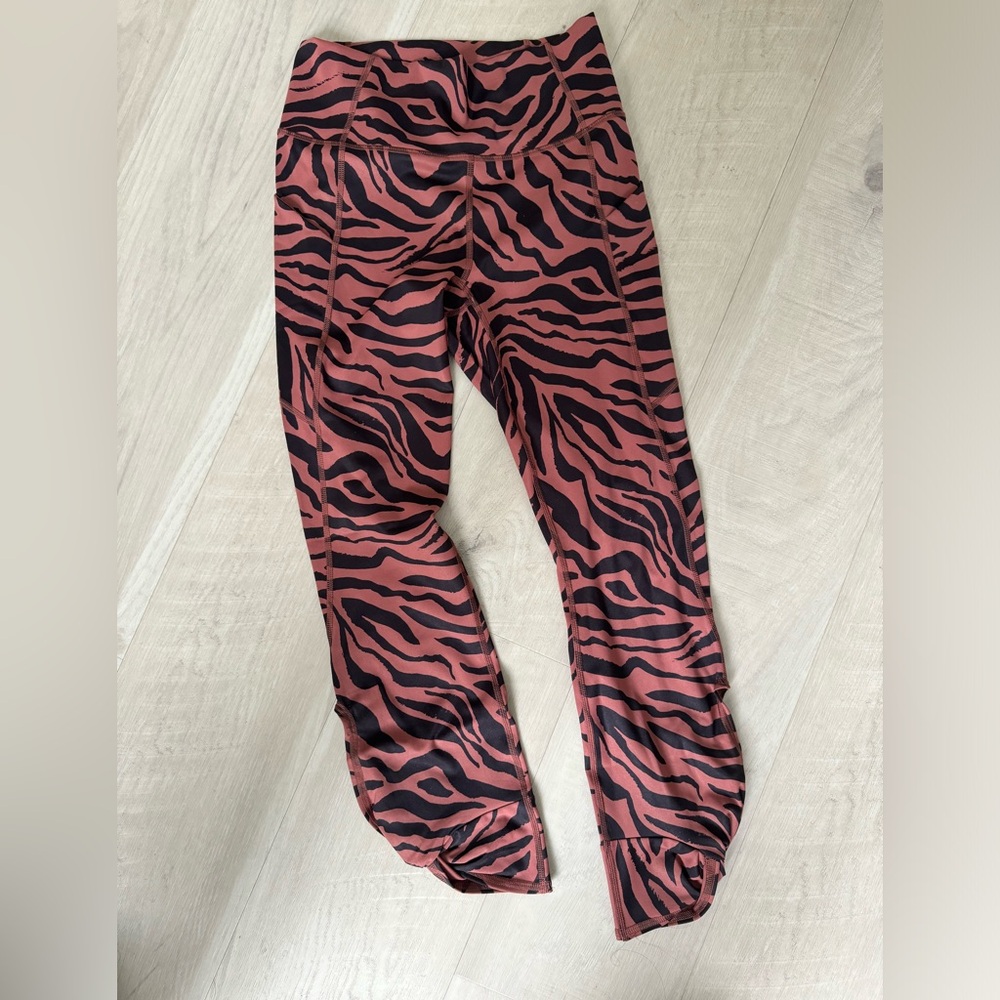 NEW fabletics Leggings Oasis Twist - Small